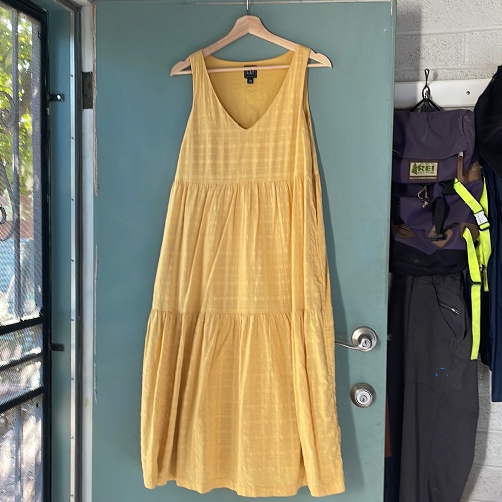 GAP Tiered V-Neck Maxi Dress